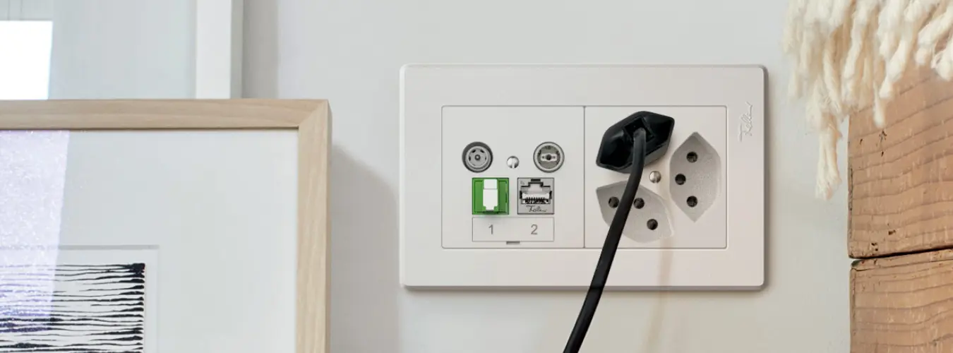 EASYNET: 100% easy und alles aus einer Hand