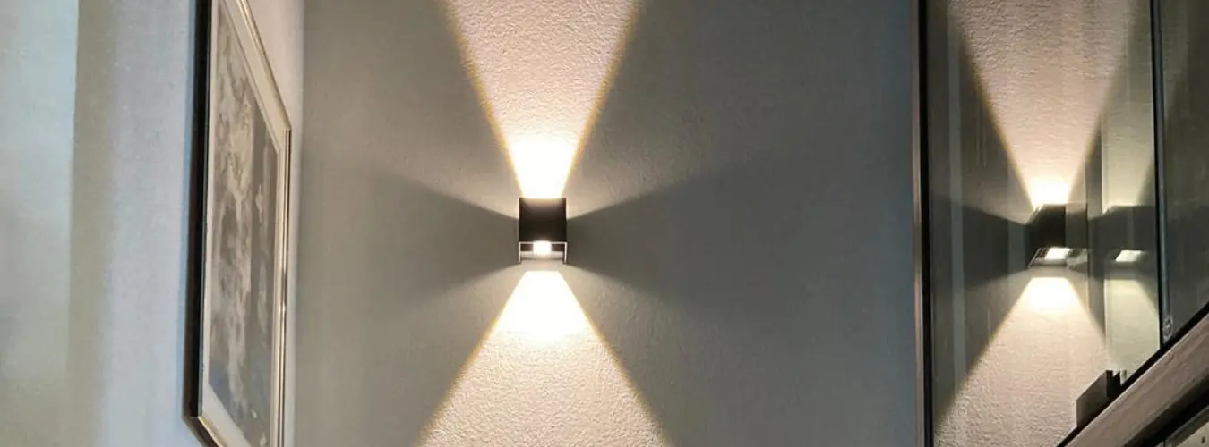 Würfelleuchte von Z-Licht mit einstellbarem Licht-Austrittswinkel