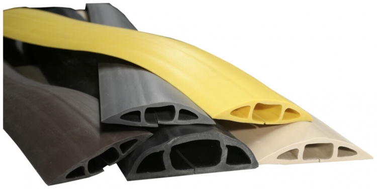 Copricavo per pavimento in gomma 76×17mm 1.5m beige 
