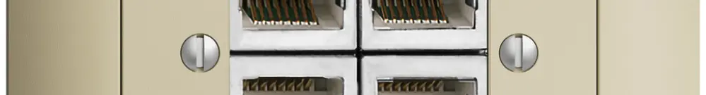 UP-Dose 4×RJ45/s 4P getr. EDIZIOdue vanille ITplus 