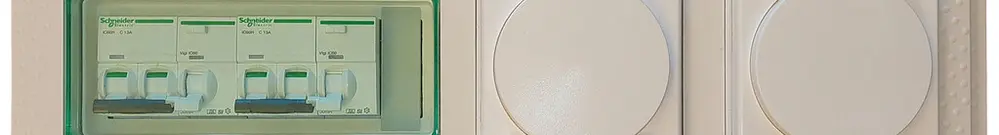 Scatola d'uscita Canalis KNB 32A con 2×FI/LS C13A 30mA 10kA 2×(3×T13) 3L+N+PE 