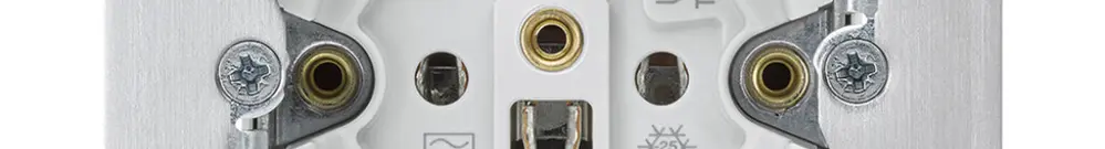 Inserto per presa Hager montaggio F 10A FI 30mA con placca di fissazione 