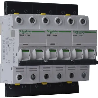 Disgiuntore Schneider Electric Acti9 63 A 3×2P 