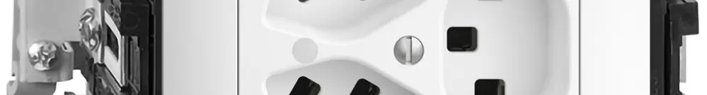 Presa INS 3×T23 16A 53mm, EDIZIOdue bianco con LED verde con mors. innesto 