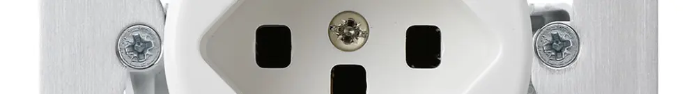 Inserto per presa tipo 23 INC basico BM con placca di fissaggio bianco 
