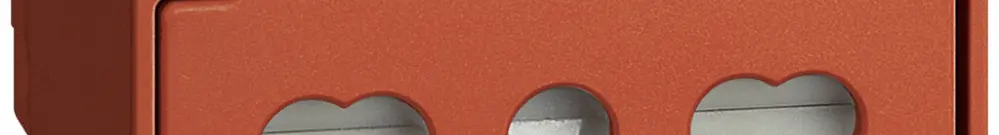 Steckdose Living Now Schuko/Italien 2 Module 16A einziehbarer Sockel rot 
