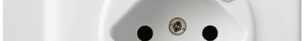 Presa AP Hager basico 1×tipo 13 illuminati Q bianco 