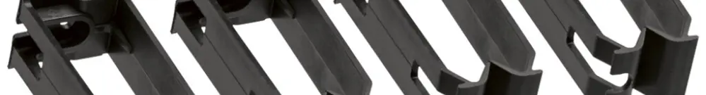Clip di ritegno Hager univers 30×30×70mm materiale sintetico nero 4 pezzi 