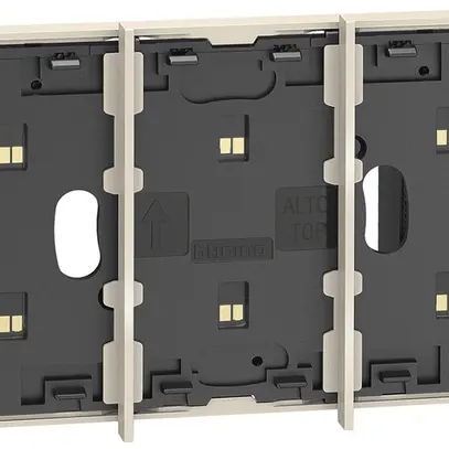 Cadre BUS Living Now MyHOME 3 modules montage sur prise 2 modules sand 