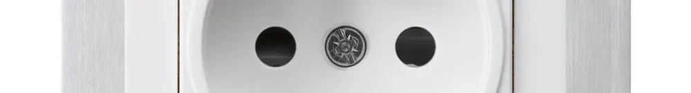 Presa INC kallysto 2P+T bianco con piastra di fissaggio 