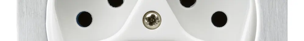 Insert pour prise ENC basico 3×type 13 blanc avec sécurité enfants 