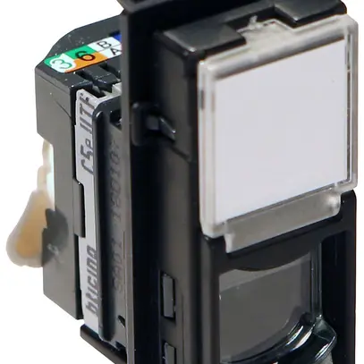 Prise de données Living Now catégorie 5E UTP 1 module noir 