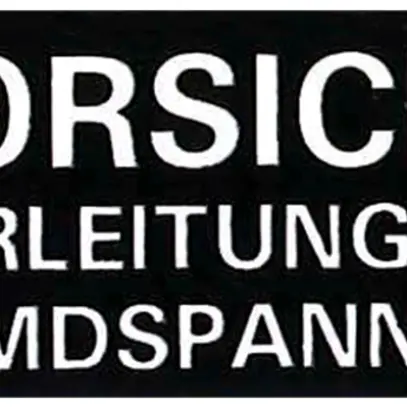 Pannello autocollante (Vorsicht Steuerleitung unter Fremdspannung) 