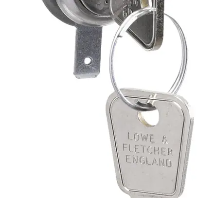 Serrure électrique à clé Hager XEVS500 pour borne de charge witty start 