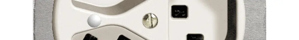 Presa INC 3×T23 16A bianco con LED verde.FH mors. innest. 