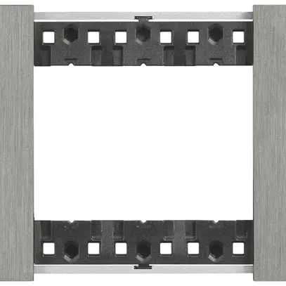 Cadre de recouvrement Living Now 3 modules 125×86mm steel 