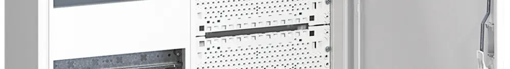 Distributore AP Hager univers 4-file media 48UM porta IP44 550×650×160mm 