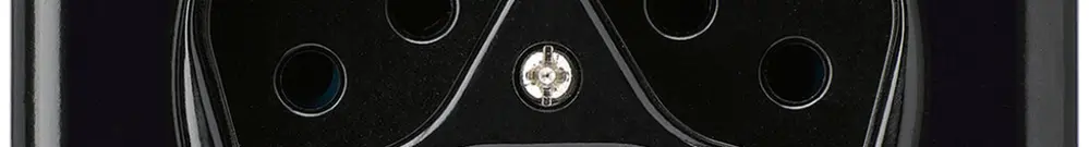 Presa INC Hager basico 3×tipo 13 illuminati C nero 