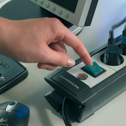 Presa multipla cleverLINE interruttore gancio 12×T13 3m H05VV-F 3×1.5mm² grc 