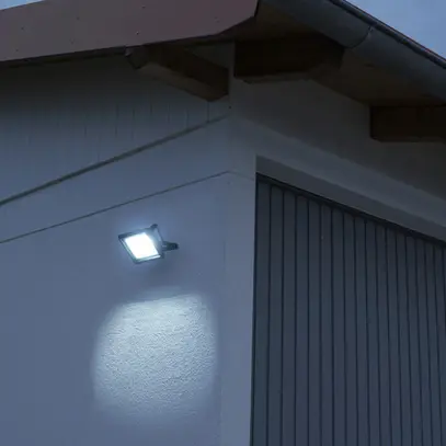 Projecteur LED JARO 7062 50W 5800lm 6500K IP65 VWB 220×189mm noir 