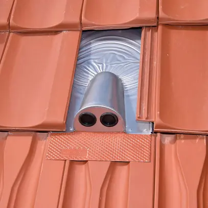 Tegola passante Plica Typ Ron verticale 10°…45° ac.zinc.caldo 460×275×100mm 2pz 