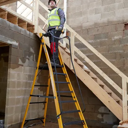 Échelle à plateforme Plica MEGASTEP 8 échelons 3.2m 370×568mm PRV EN131 20kg 
