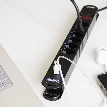 Steckdosenleiste Steffen VARIABL magnetisch 6×T13 1×USB-A 1×USB-C Schalter 3m sz 