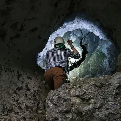 LED-Taschenlampe LuxPremium TL 410 A 400lm IP44 1×18650 Akku USB 115mm Alu sz 