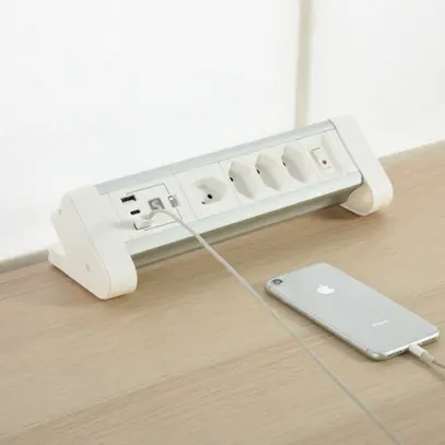 Modulo da tavolo ALU 4×T13 2×USB-A/1×USB-C 2m 3×1mm² interruttore bi/alu 