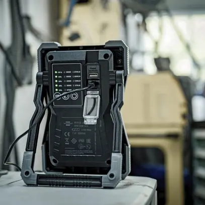 LED-Strahler RUFUS 3020 MA Akku 30W 2700lm 2700…6500K IP65 IK08 sz/gu 