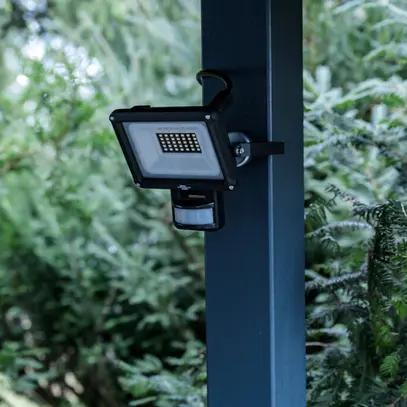 LED-Strahler JARO 3060 PIR 20W 2300lm 6500K IP65 VWB 150×181mm schwarz 