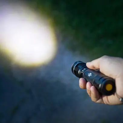 LED-Taschenlampe LuxPremium TL 600 AF 630lm IP67 1×18650 Akku USB 137mm Alu sz 