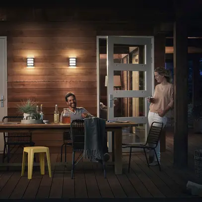 Applique LED Philips Python 3.8W 800lm 827 IP44 acier affiné 