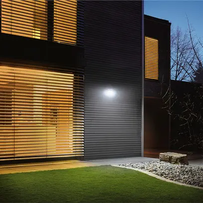 Applique LED Steinel XSolar 1.2W 150lm 3000K IP44 con sensore bianco 