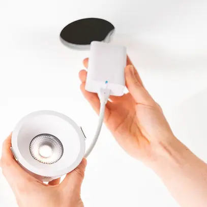 Downlight LED Plejd DWN-02-W 8W 515lm 2200…4000K IP44 VAR Ø94mm blanc 