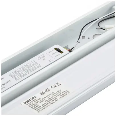 LED-Lichtleiste CoreLine BN126C 48W 2500/4100/6400lm 840 IP20 1135mm weiss 
