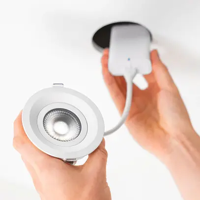 Downlight LED Plejd DWN-01-W 8W 515lm 2200…4000K IP44 VAR Ø94mm blanc 