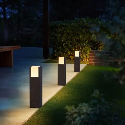 Borne lumineuse LED Philips Arbour 12V 600lm 2700K IP44 400mm an câble/fiche 