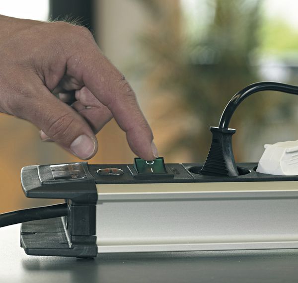 Prise multiple Brennenstuhl Premium-Alu-Line 10A I/O 10×T13 3m noir/aluminium