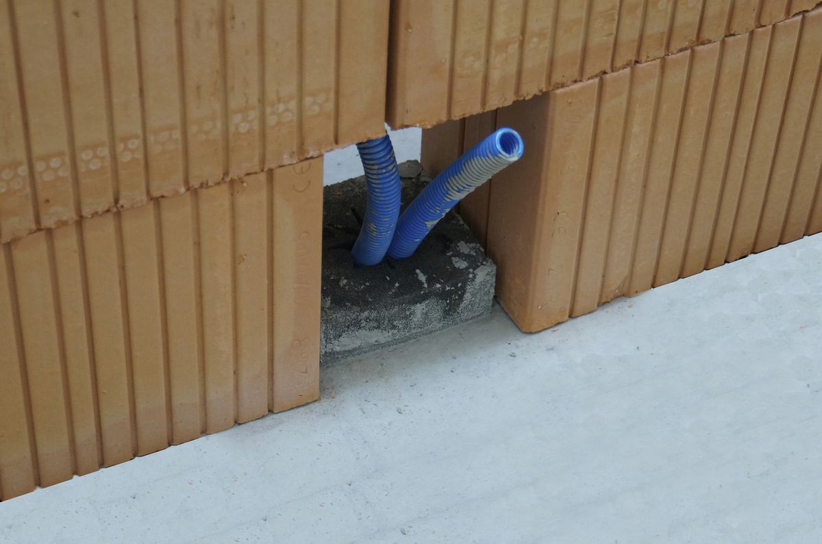 Rohrstütze HSB Echo 200×77mm M20/M25/M32/M40 4 Nägel, halogenfrei