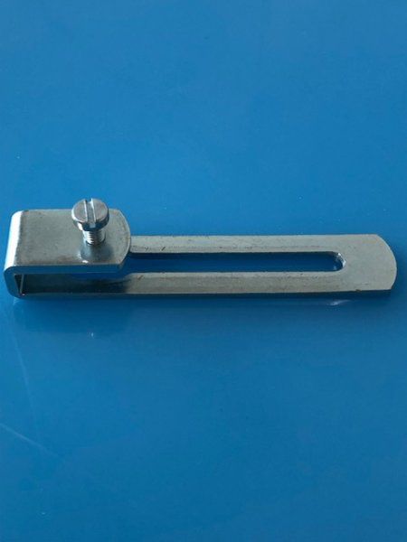 Zählerbefestigungsbügel aus Eisen, 93mm passiviert inkl. Schraube