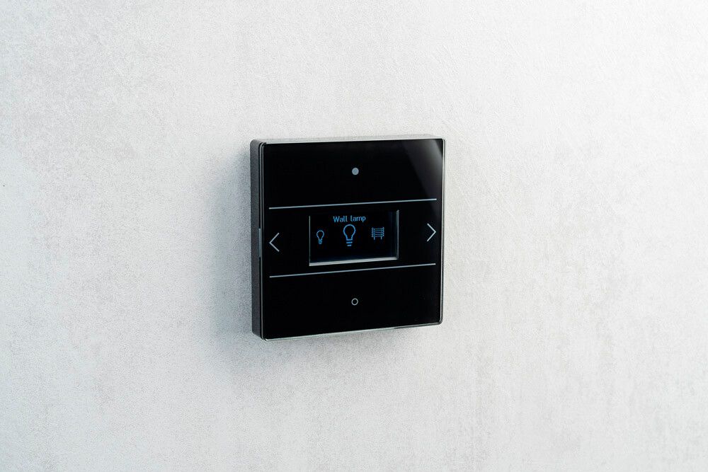 Appareil de contrôle Theben LUXORliving iON8 G avec thermostat d´ambiance noir