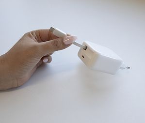 Netzgerät MAX HAURI DEVICE USB OUT:5…20V DC 3250mA