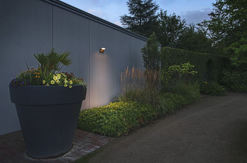 LED-Wandleuchte SLV ORDI PIR 10W 700lm 822 IP54 118×180×162mm schwarz