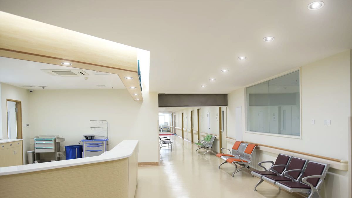 LED-Lampe CorePro PLC 6.5W 830 2P G24d-2