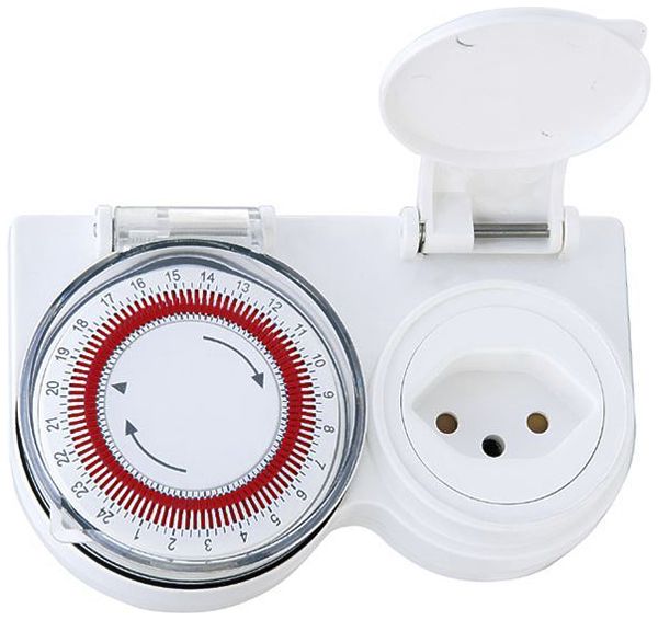 Zeitschaltuhr mechanisch, kürzeste Schaltzeit 15Min., IP44