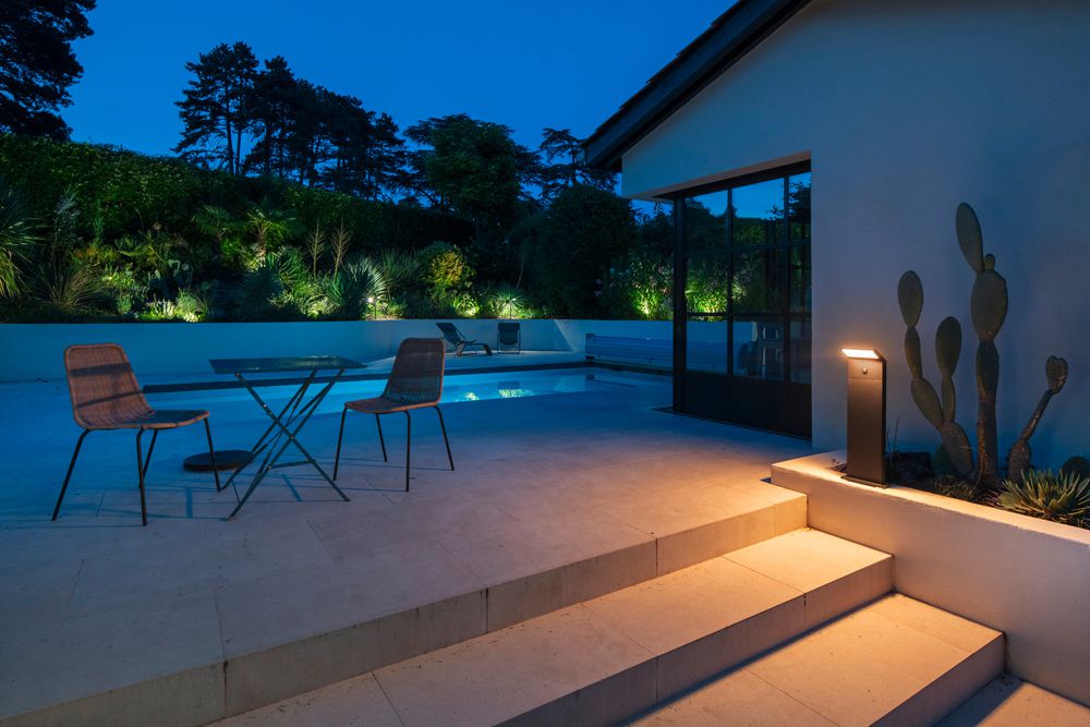 LED-Wegeleuchte SLV ORDI II PIR 10W 700lm 822/830 IP54 700mm schwarz