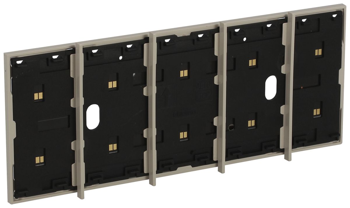 Cadre BUS Living Now MyHOME 4+1 modules montage sur prise 4 modules sand