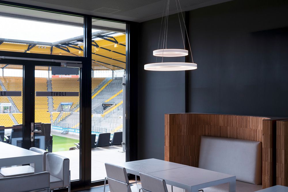 LED-Pendelleuchte SLV ONE DOUBLE UP/DOWN PHASE 35W 1230lm 2700/3000K weiss