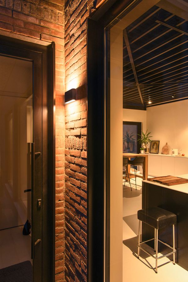 Applique LED SLV OVAL 18 9.3W 860lm 2700…3000K IP65 31×175mm noir